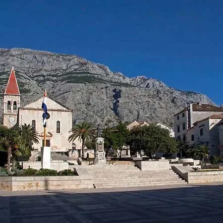 Town Center 3*