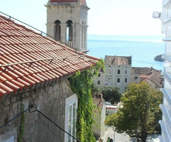 Town Center Konukevi 3*