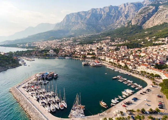 Town Center 3* Makarska